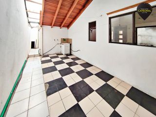 Foto 20 de Casa de venta en Coliseo – código:21589