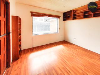 Foto 8 de Casa de venta en Coliseo – código:21589