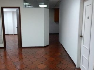 Foto 3 de Se vende oficina en edificio El Fortín JosS