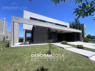 Foto 2 de Casa en Venta 5 Ambientes Al Lago Barrio El Cantón  Belén de Escobar  Zona Norte