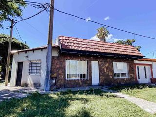 Foto 4 de Casa en venta - 2 Dormitorios 2 Baños - 230Mts2 - Villa Elvira, La Plata