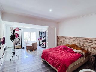 Foto 3 de Casa en venta - 2 Dormitorios 2 Baños - 230Mts2 - Villa Elvira, La Plata