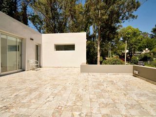 Foto 10 de Casa en venta - 3 Dormitorios 2 Baños - Cocheras - 450mts2 - Mar del Plata