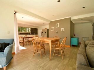 Foto 4 de Casa en venta - 3 Dormitorios 2 Baños - Cocheras - 450mts2 - Mar del Plata