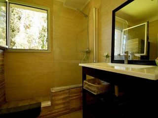 Foto 8 de Casa en venta - 3 Dormitorios 2 Baños - Cocheras - 450mts2 - Mar del Plata