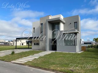 Foto 1 de Casa en venta en Lagos de Canning