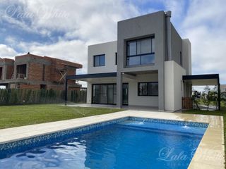 Foto 31 de Casa en venta en Lagos de Canning