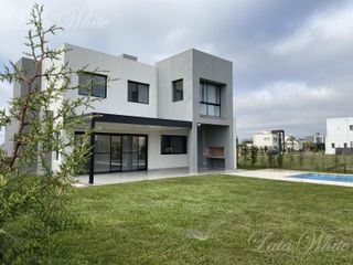 Foto 32 de Casa en venta en Lagos de Canning