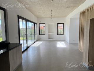 Foto 10 de Casa en venta en Lagos de Canning