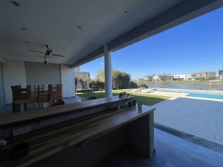 Foto 14 de Casa a la laguna en El Canton Islas