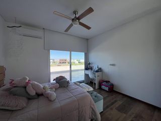 Foto 35 de Casa a la laguna en El Canton Islas