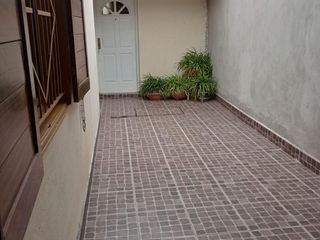 Foto 12 de Casa en venta - 3 Dormitorios 1 Baño - Cochera - Villa Regina, Río Negro