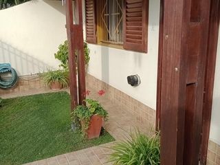 Foto 4 de Casa en venta - 3 Dormitorios 1 Baño - Cochera - Villa Regina, Río Negro