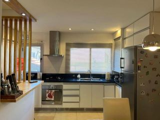 Foto 3 de PH en venta - 2 Dormitorios 2 Baños - 80Mts2 - Quilmes