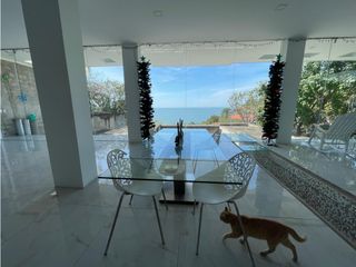 Foto 2 de Casa de Lujo frente al mar con acceso directo a la playa Santa Marta