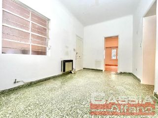 Foto 11 de MUY BUEN PH EN PLANTA BAJA CON 3 DORMITORIOS, COCINA, TERRAZA Y COCHERA, UN BAÑO Y LAVADERO