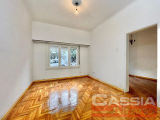 Foto 1 de MUY BUEN PH EN PLANTA BAJA CON 3 DORMITORIOS, COCINA, TERRAZA Y COCHERA, UN BAÑO Y LAVADERO
