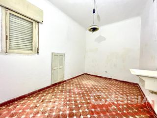 Foto 9 de MUY BUEN PH EN PLANTA BAJA CON 3 DORMITORIOS, COCINA, TERRAZA Y COCHERA, UN BAÑO Y LAVADERO