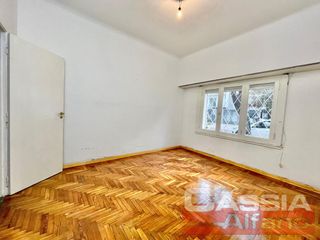 Foto 4 de MUY BUEN PH EN PLANTA BAJA CON 3 DORMITORIOS, COCINA, TERRAZA Y COCHERA, UN BAÑO Y LAVADERO