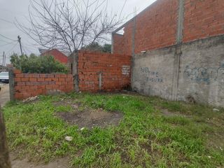 Foto 13 de Locales  Comerciales y construcción a terminar en Planta Alta en Isidro Casanova