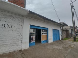 Foto 1 de Locales  Comerciales y construcción a terminar en Planta Alta en Isidro Casanova