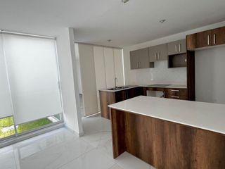 Foto 2 de VENTA DE CASA  ESQUINERA MODERNA  143M2 EN EL VALLE DE LOS CHILLOS - MIRASIERRA / SEGURIDAD 24/7 (AB)