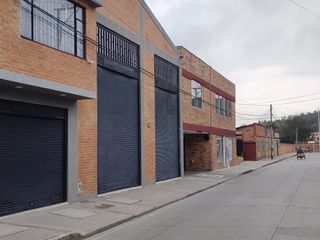 Foto 4 de Vendo casa esquinera y rentable en el centro de Madrid Cundinamarca