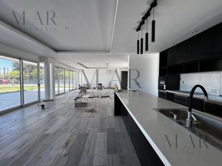 Foto 2 de Casa en Venta con salida al Río Luján, Barrio San Juan, Villanueva