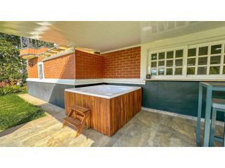 Foto 6 de ESPECTACULAR CASA UBICADA EN LA MEJOR ZONA DEL POBLADO (LA CALERA)