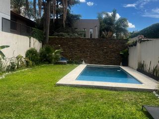 Foto 1 de Casa 4 ambientes con pileta en San Martin al 1700