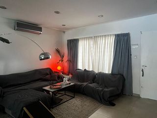 Foto 2 de Casa 4 ambientes con pileta en San Martin al 1700