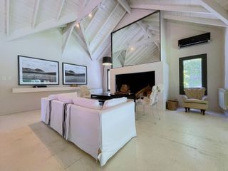 Foto 3 de Espectacular casa en VENTA en Barrio Los Laureles!