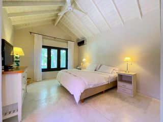 Foto 26 de Espectacular casa en VENTA en Barrio Los Laureles!
