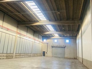 Foto 1 de ALQUILER DEPOSITO DE 300 M2 EN MORENO STORE CENTER