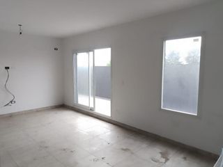 Foto 14 de EXCELENTE OPORTUNIDAD A ESTRENAR - GALPON 430m2 - CON 6 DEPARTAMENTOS 2 Amb  - SAN JUSTO
