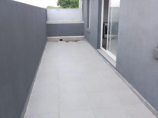 Foto 6 de EXCELENTE OPORTUNIDAD A ESTRENAR - GALPON 430m2 - CON 6 DEPARTAMENTOS 2 Amb  - SAN JUSTO
