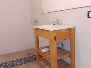 Foto 8 de EXCELENTE OPORTUNIDAD A ESTRENAR - GALPON 430m2 - CON 6 DEPARTAMENTOS 2 Amb  - SAN JUSTO