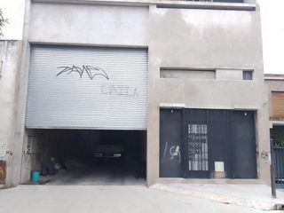 Foto 1 de EXCELENTE OPORTUNIDAD A ESTRENAR - GALPON 430m2 - CON 6 DEPARTAMENTOS 2 Amb  - SAN JUSTO