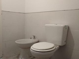 Foto 9 de EXCELENTE OPORTUNIDAD A ESTRENAR - GALPON 430m2 - CON 6 DEPARTAMENTOS 2 Amb  - SAN JUSTO