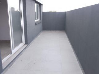 Foto 7 de EXCELENTE OPORTUNIDAD A ESTRENAR - GALPON 430m2 - CON 6 DEPARTAMENTOS 2 Amb  - SAN JUSTO