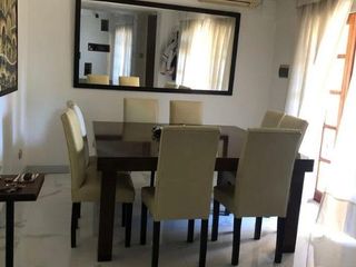 Foto 4 de Casa en  venta en  Banfield | Lomas de Zamora | 5 dormitorios