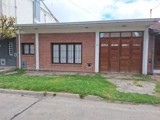 Foto 1 de Casa en Rivadavia al 5000 Zona Juan B. Justo