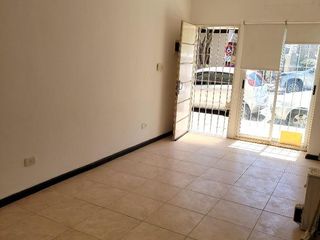 Foto 6 de SIN EXPENSAS - Divino PH de 2 Ambientes en PB con Patio y Lavadero - Apto Profesional y Comercial