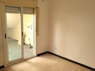 Foto 7 de SIN EXPENSAS - Divino PH de 2 Ambientes en PB con Patio y Lavadero - Apto Profesional y Comercial