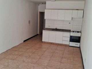 Foto 5 de SIN EXPENSAS - Divino PH de 2 Ambientes en PB con Patio y Lavadero - Apto Profesional y Comercial
