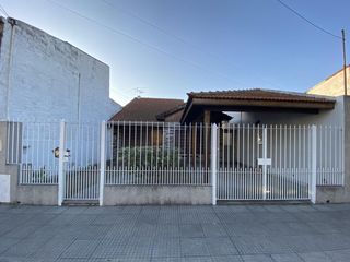 Foto 2 de Casa de cuatro ambientes en Venta en Gerli, Avellaneda