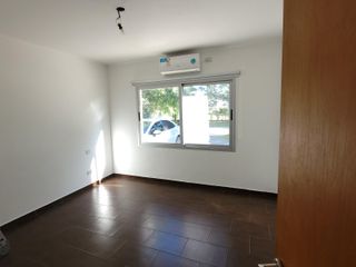 Foto 17 de San Isidro Labrador | 4 dormitorios + playroom con muy linda vista al Golf