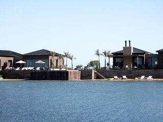 Foto 3 de Hermosa casa en Venta en 1 Planta con Piscina Excelentes terminaciones PG
