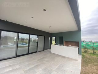 Foto 26 de Hermosa casa en Venta en 1 Planta con Piscina Excelentes terminaciones PG