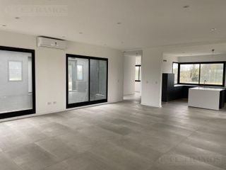 Foto 8 de Hermosa casa en Venta en 1 Planta con Piscina Excelentes terminaciones PG